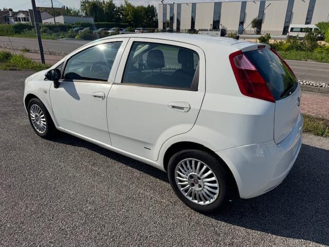 Fiat Grande Punto 1.3MJT 75 5p.Van Dyn. 4pti-ok neopatentati!!