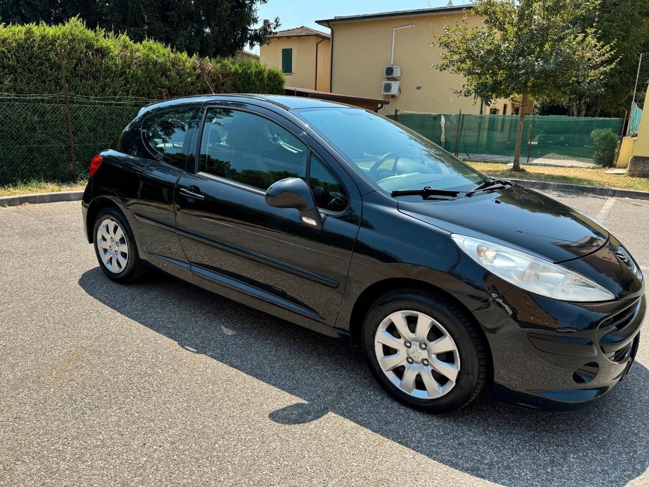 Peugeot 207 1.4 Gpl - NEOPATENTATI - 12 MESI DI GARANZIA -