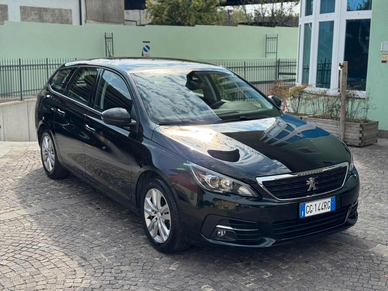 Peugeot 308 BlueHDi 130 S&S EAT8 Active Pack