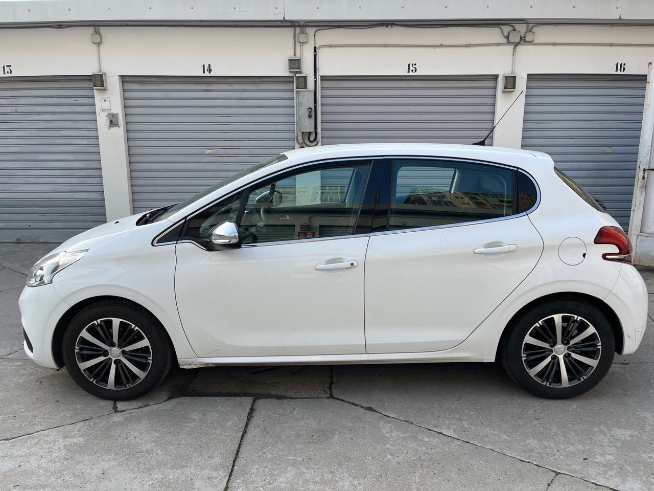 Peugeot 208 PureTech 82 5 porte Allure