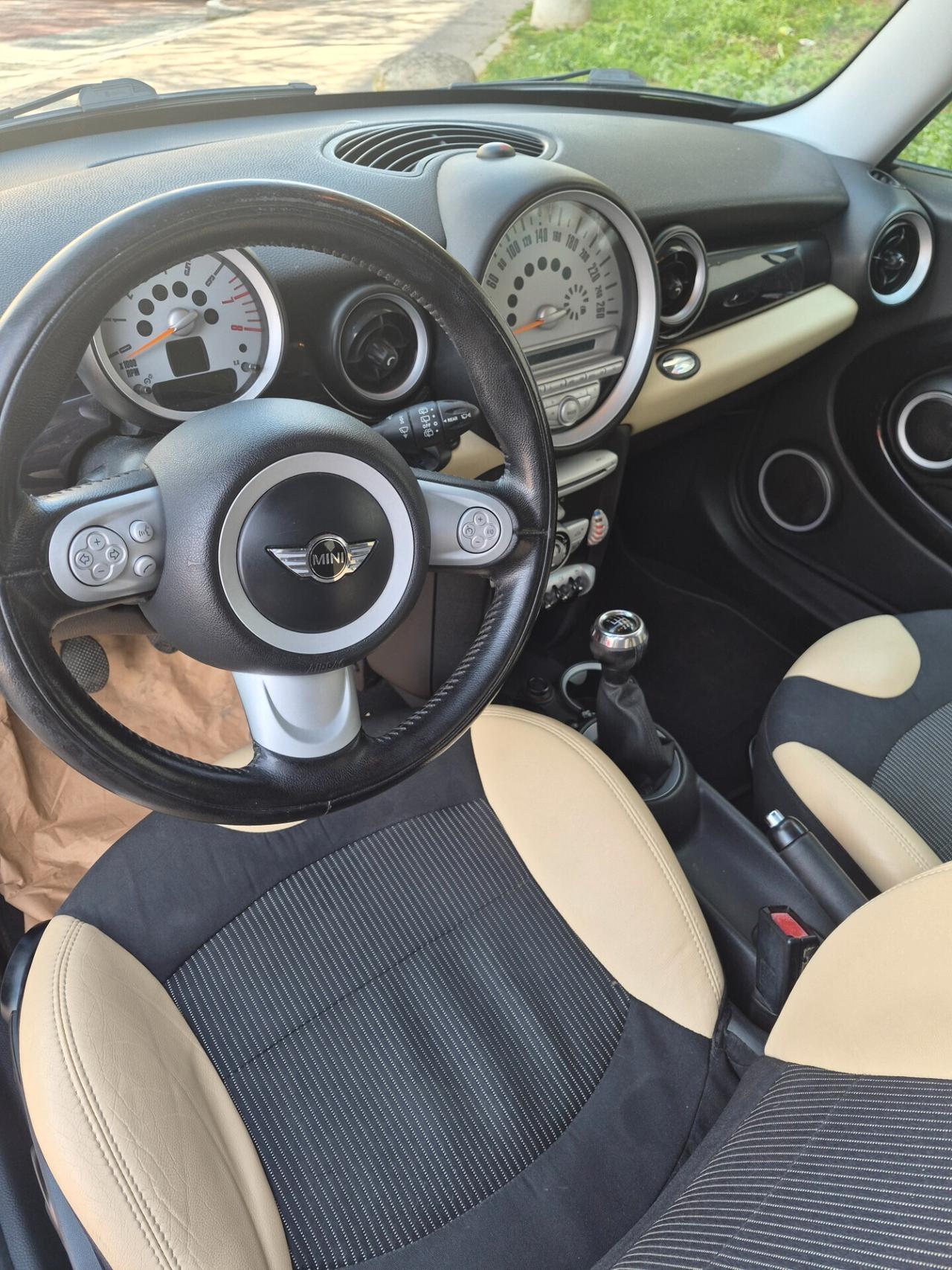 Mini 1.4 16V One Chili