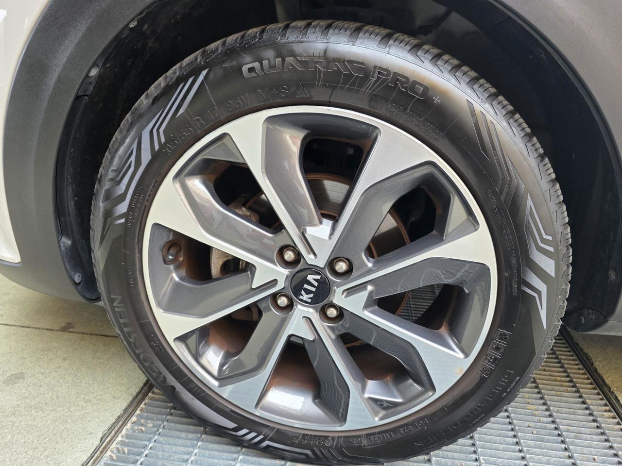 Kia Stonic 1.0 T-GDi 100cv hybrid GT Line