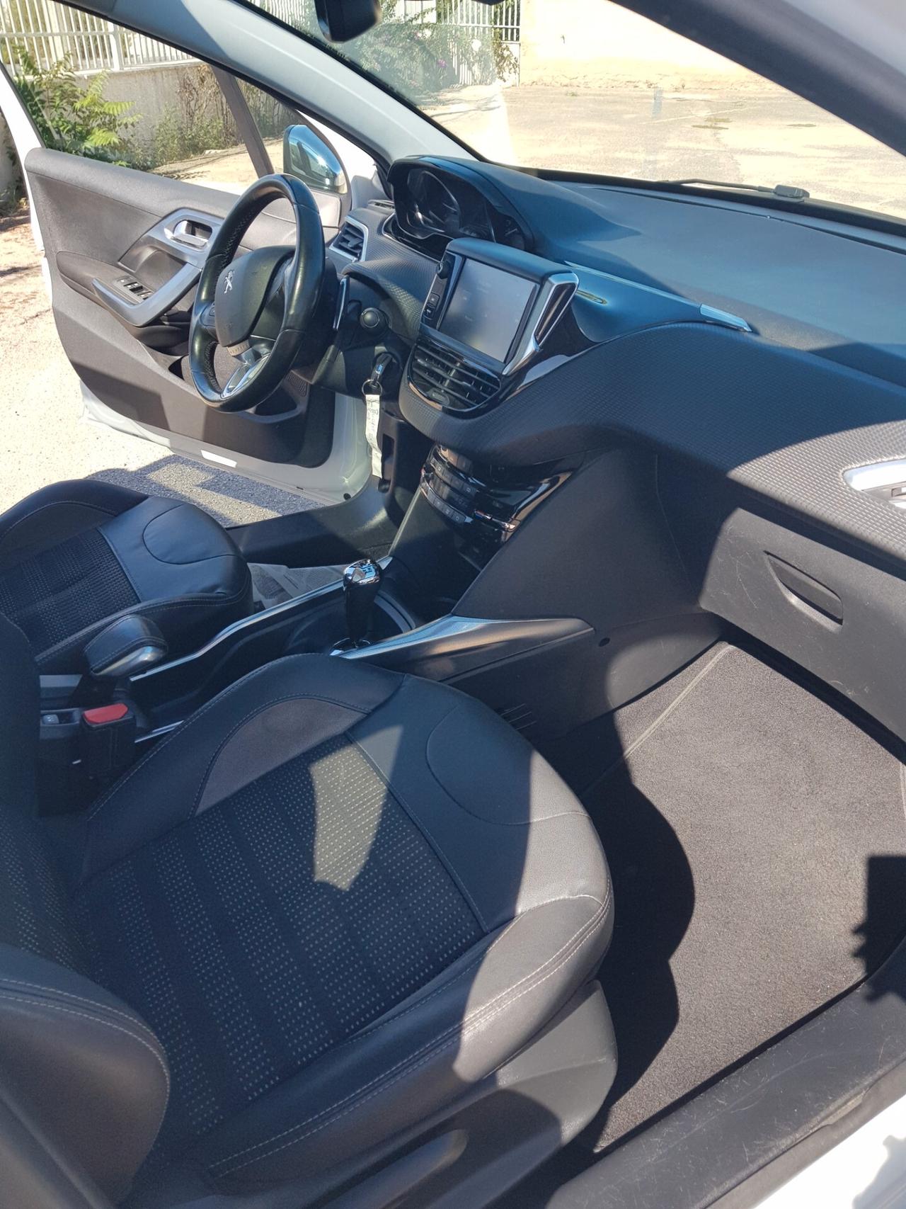 Peugeot 2008 PureTech 82 ETG5 S&S Allure
