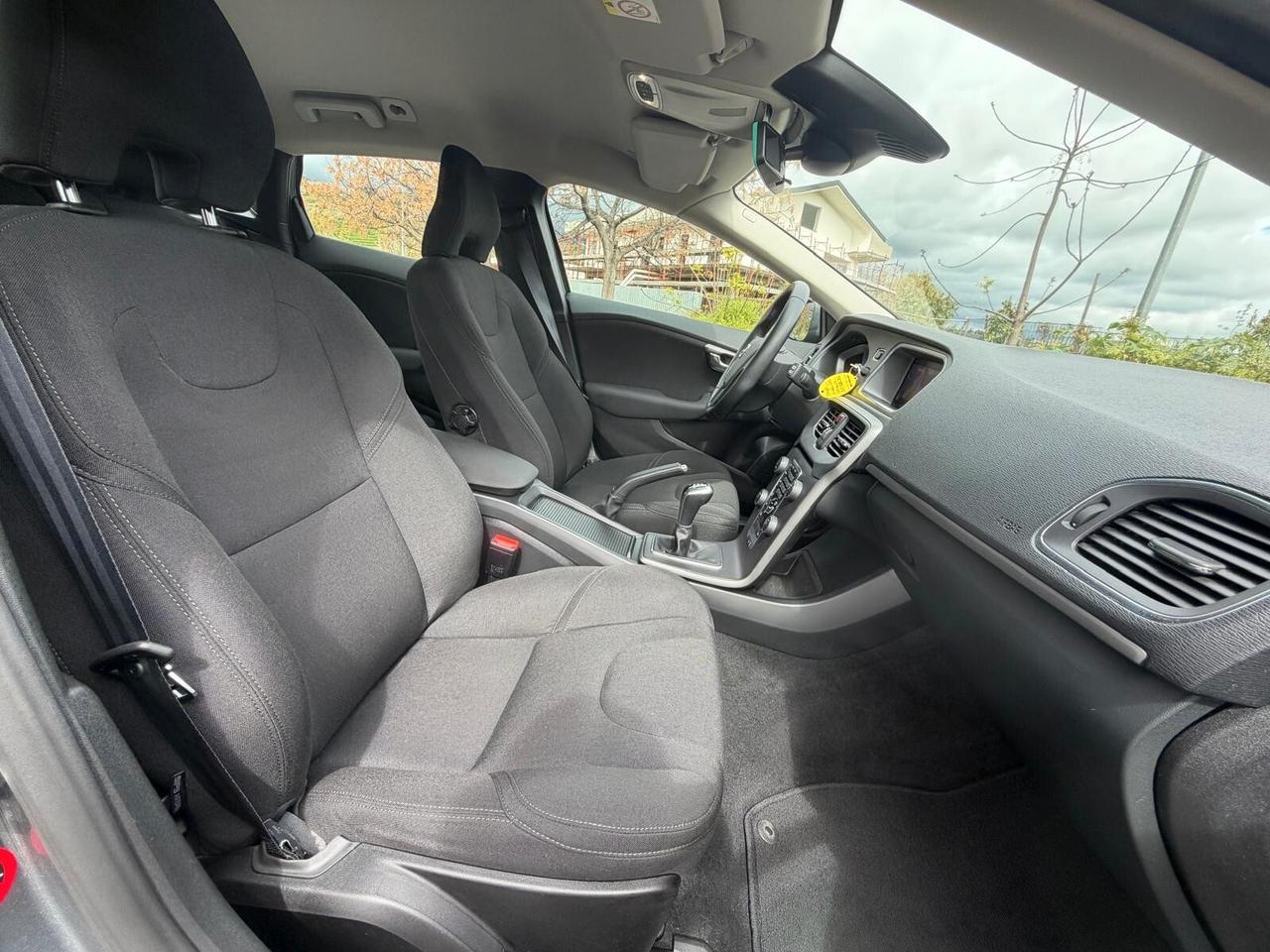 Volvo V40 D2 DISPLAY/NAVI