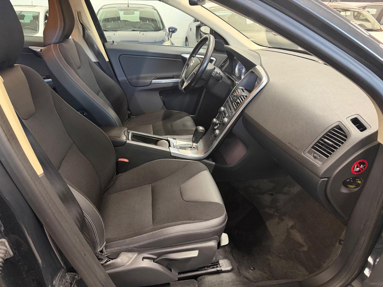 Volvo XC 60 XC60 D3 Geartronic R-design