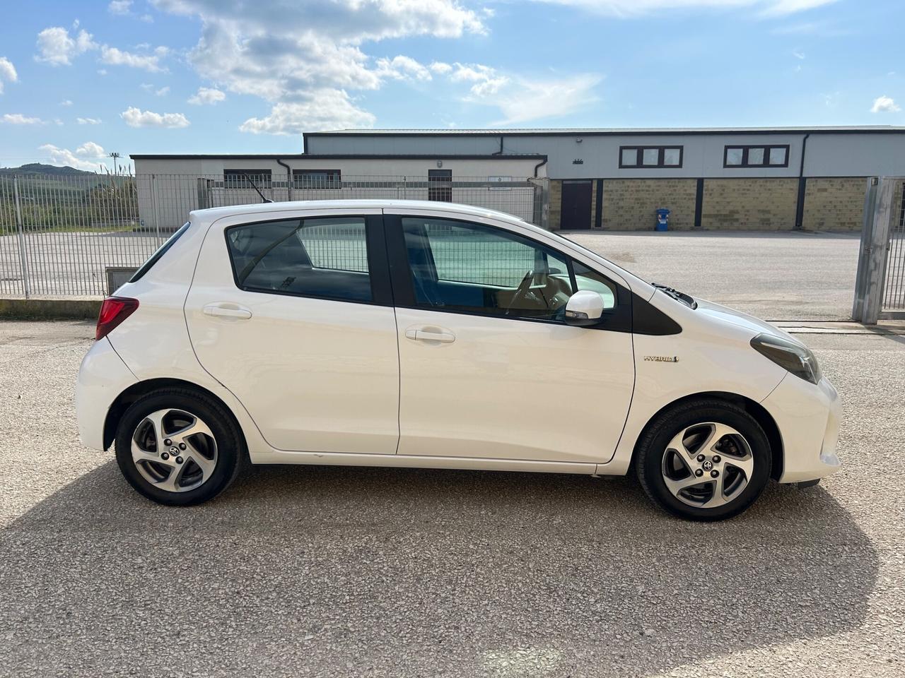 Toyota Yaris 1.5 Hybrid 5 porte Active