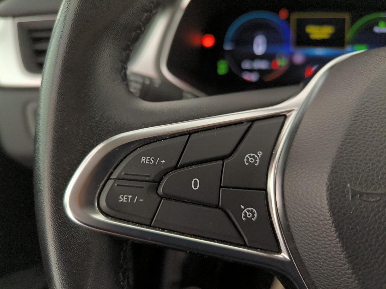 Renault Captur 1.6 e-tech hybrid techno fast track 145cv auto