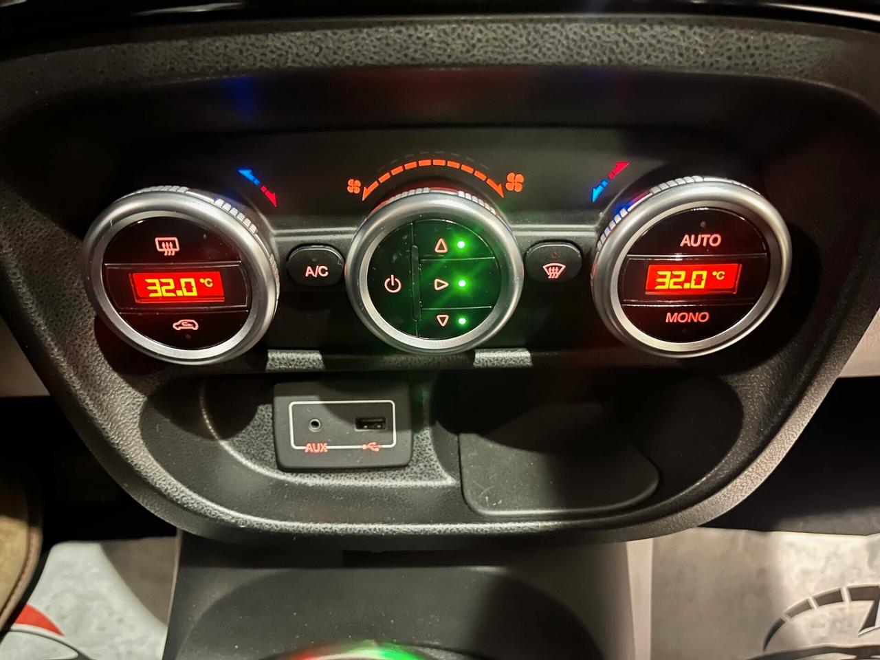 FIAT 500 LOUNGE 1.3 MJT 84CV NAVI CAMBIO AUTOMATICO TETTO PANORAMICO CERCHI DA 17 OK NEOPATENTATI
