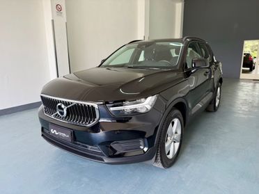 Volvo XC40 D3 AWD Momentum Core