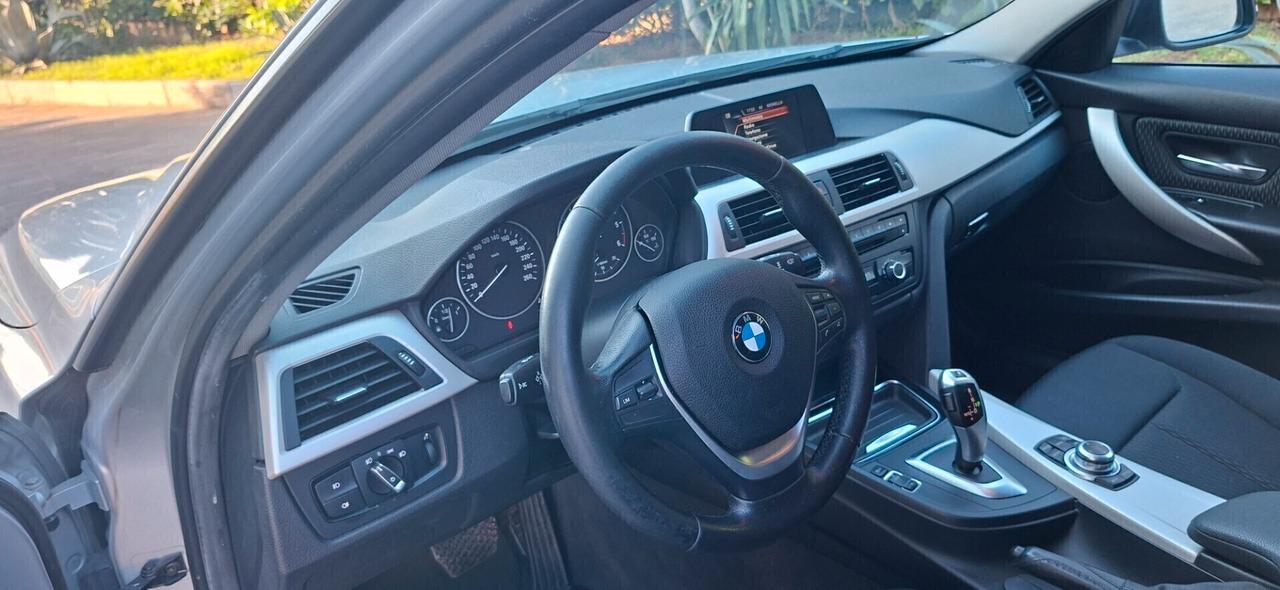 BMW 318D TOURING LUXURU CON CAMBIO AUTOMATICO