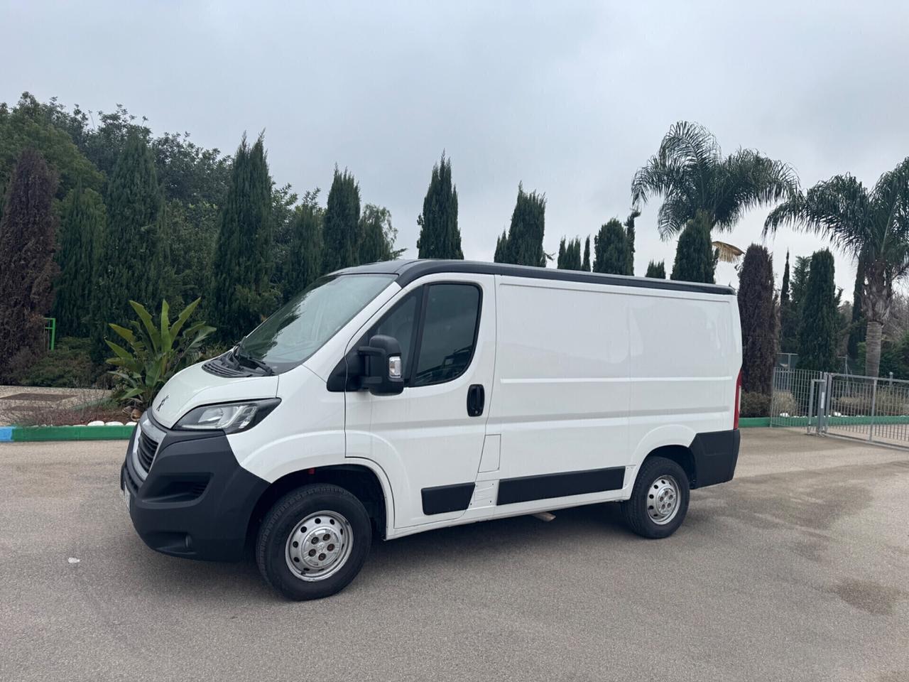 PEUGEOT BOXER 2.2 130CV TETTO BICOLOR NERO-2015 GARANZIA 24 MESI