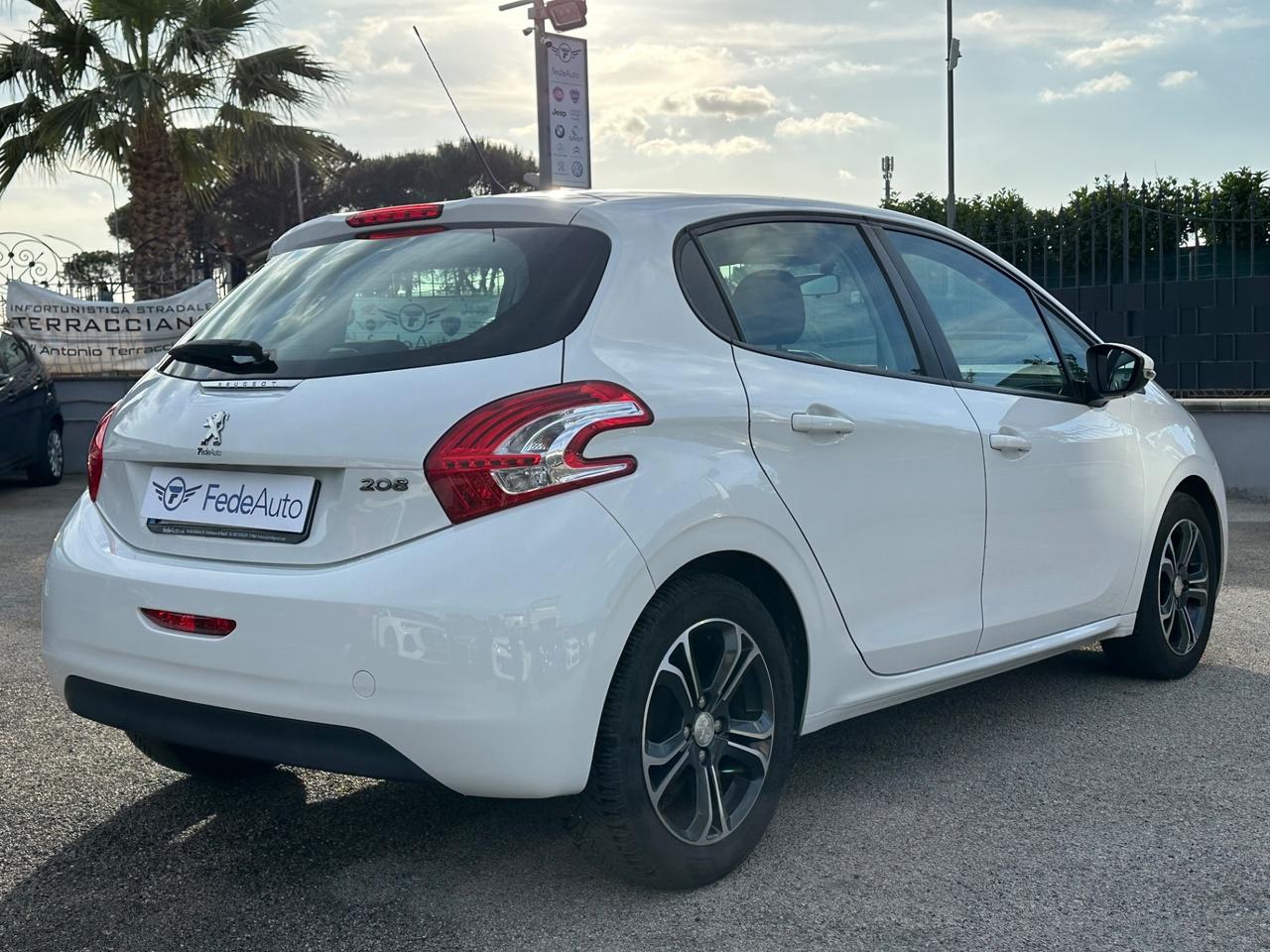 Peugeot 208 PureTech 82 5 porte Allure 2015