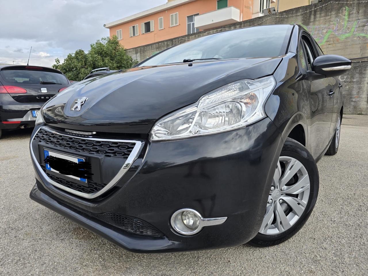 Peugeot 208 1.2 benzina 82 CV 5 porte anno 2013