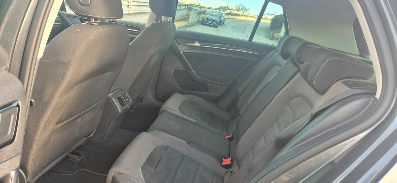 Volkswagen Golf 1.5 TGI DSG Executive LED PACK NEOPATENTATI