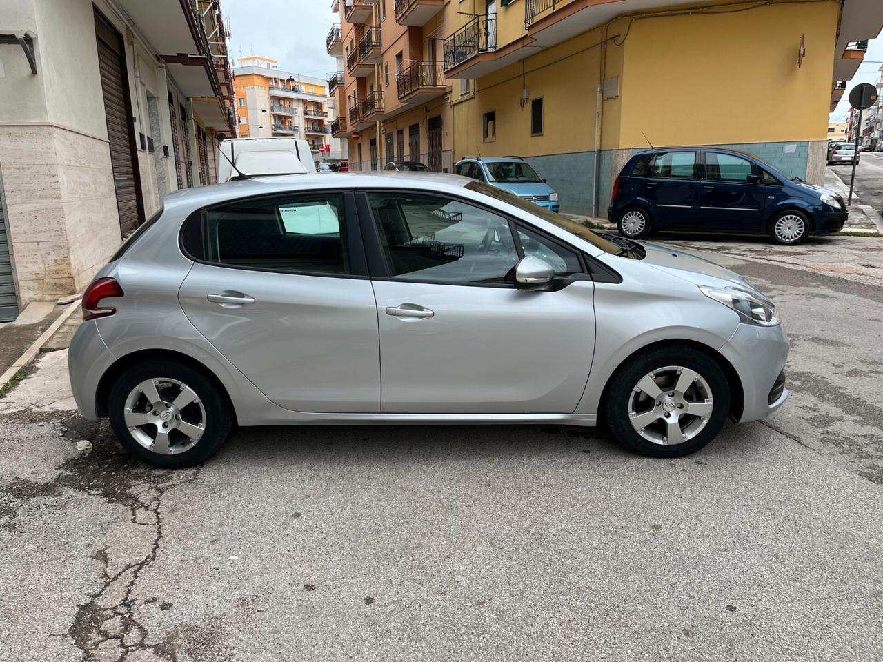 Peugeot 208 BlueHDi 75 5 porte Active
