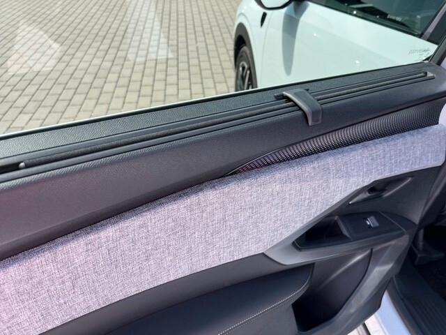 Peugeot 5008 Hybrid 136 e-DCS6 GT
