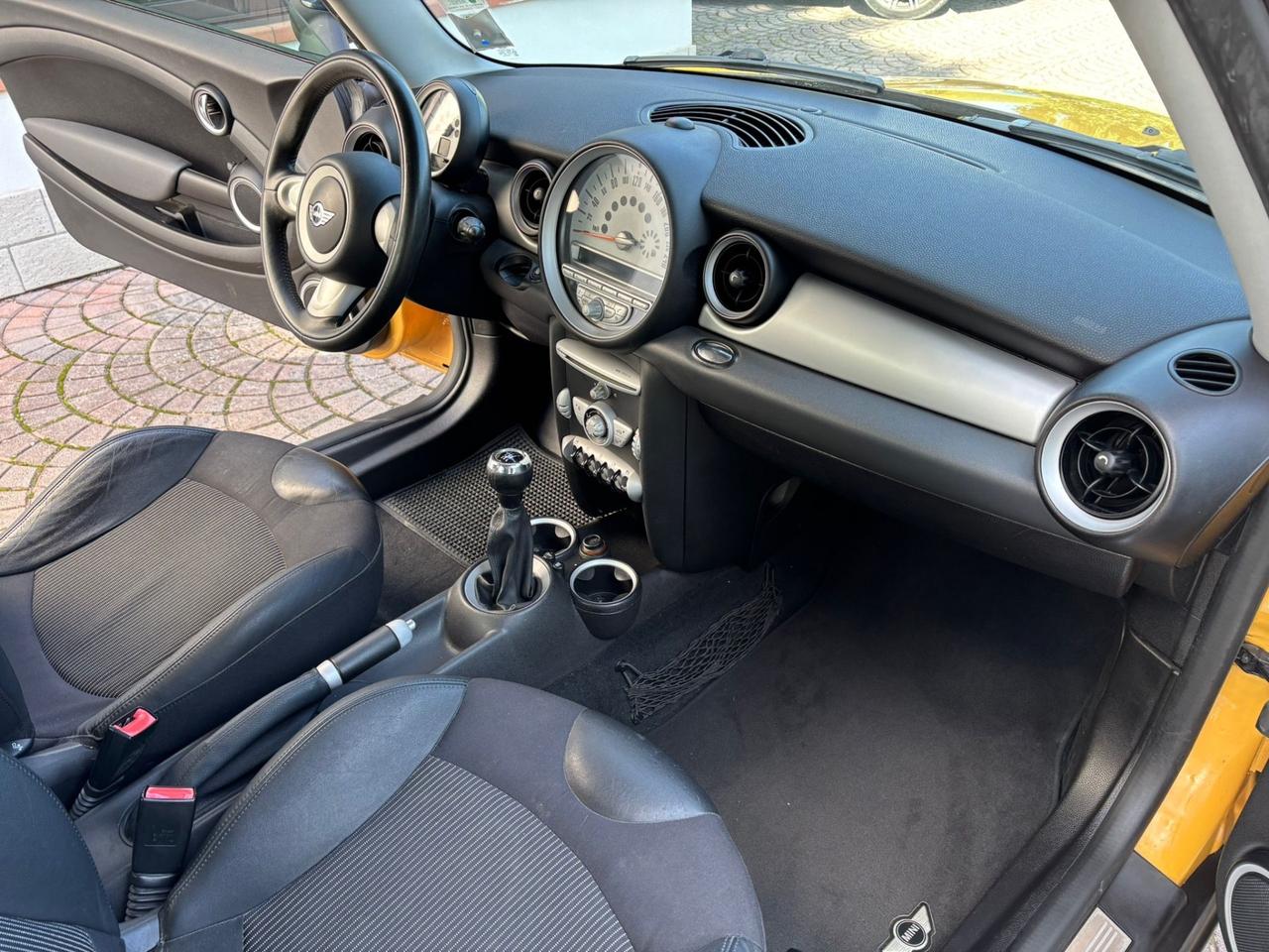 Mini Cooper 1.6 D BELLISSIMA INTROVABILE GIALLA IDONEA PER NEOPATENTATI. PERMUTABILE