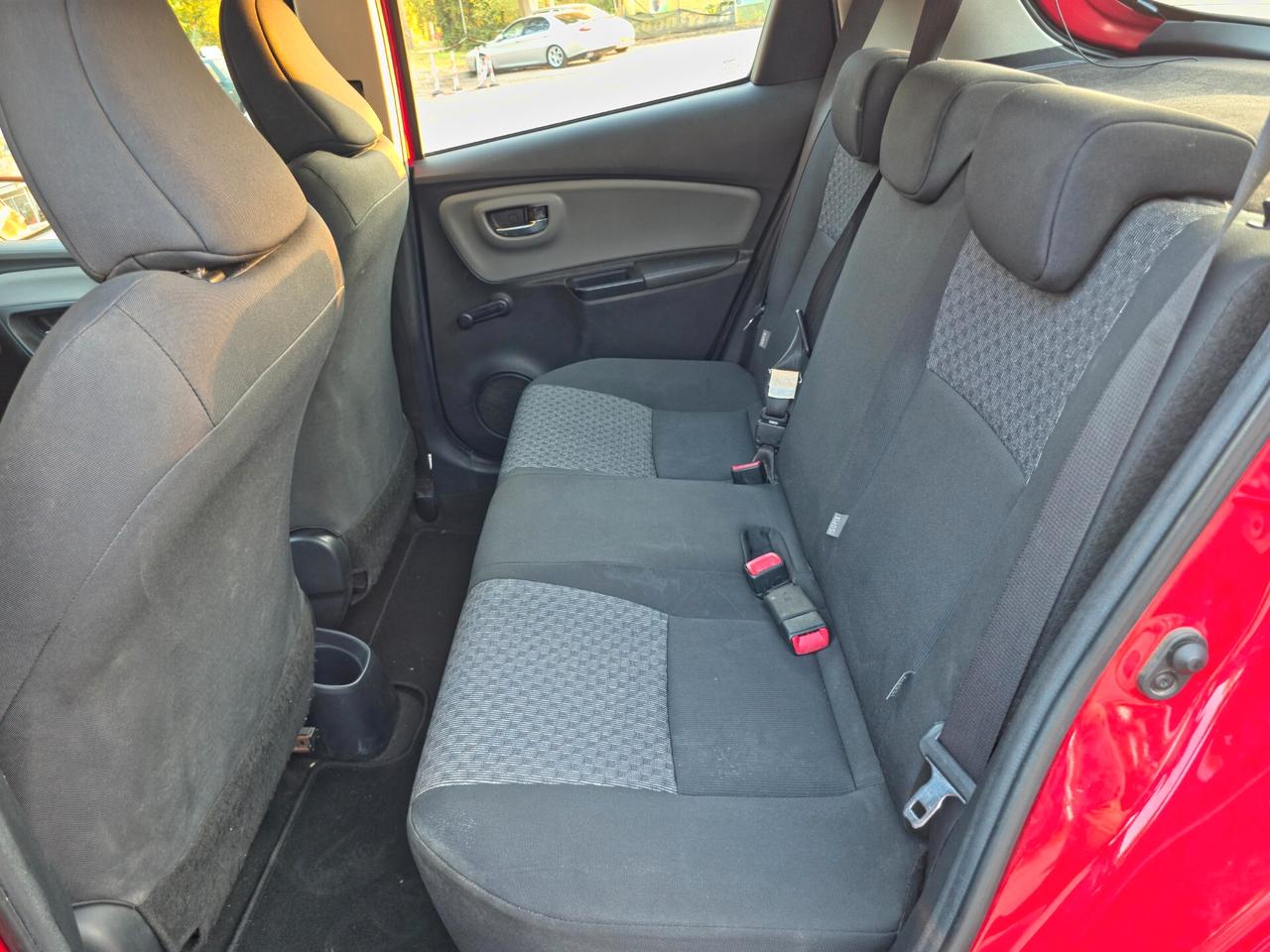 Toyota Yaris 1.0 5 porte Lounge CV-69 E6 Manuale NEO 2015