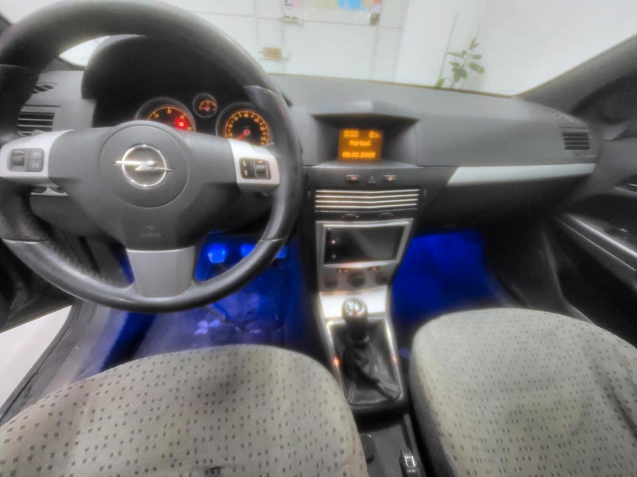 Opel Astra GTC 1.9 CDTI 120CV 3 porte Cosmo