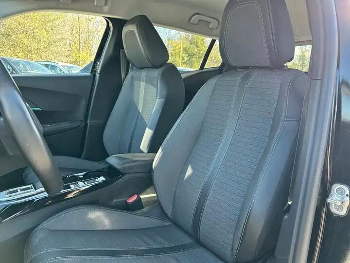 Peugeot 2008 BlueHDi 130 S&S EAT8 Allure