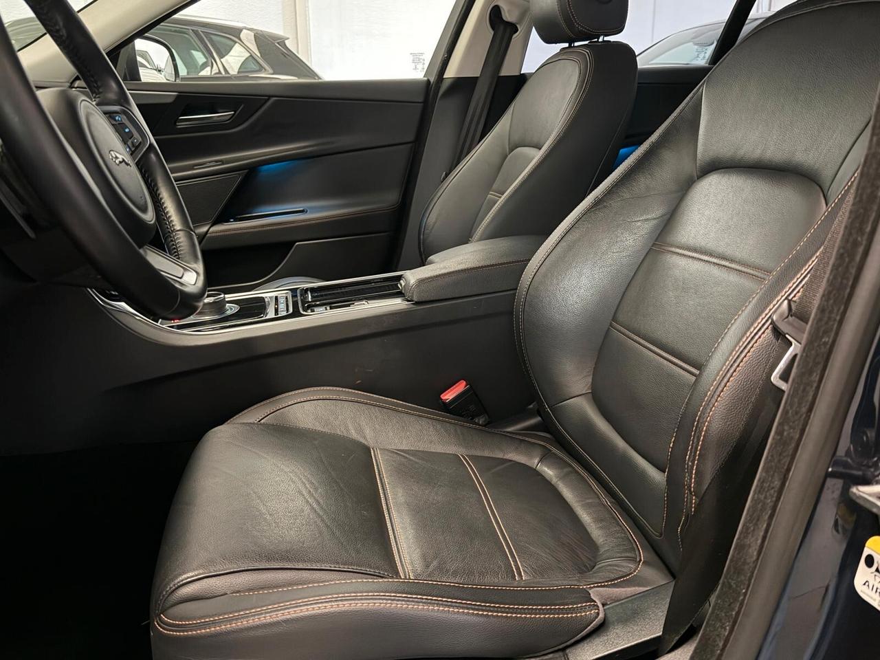 Jaguar XE 2.0 D 180 CV aut. Prestige