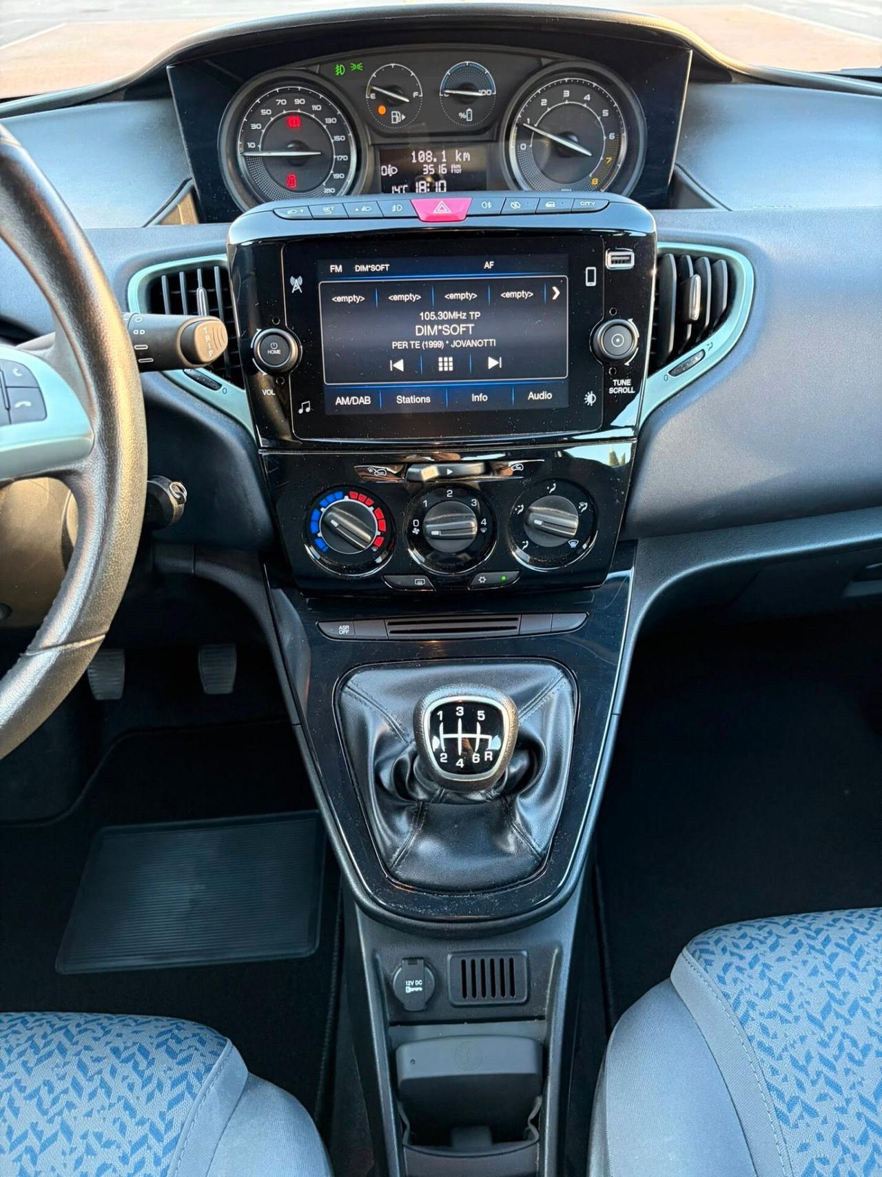 LANCIA YPSILON HYBRID GOLD PLUS