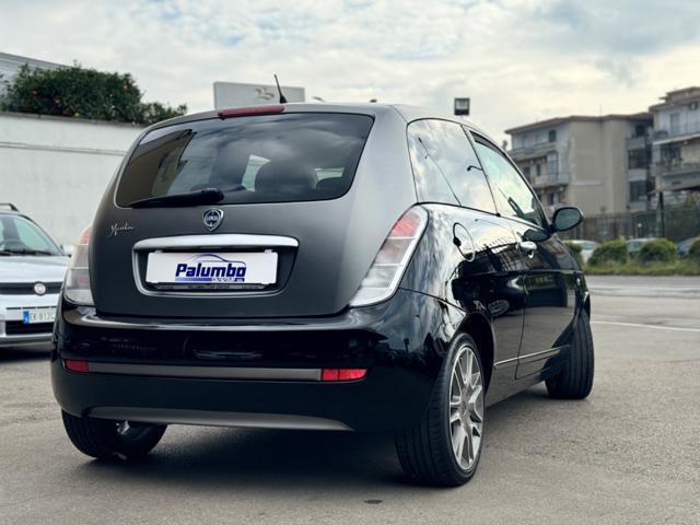 LANCIA Ypsilon 1.4 16V Sport MomoDesign