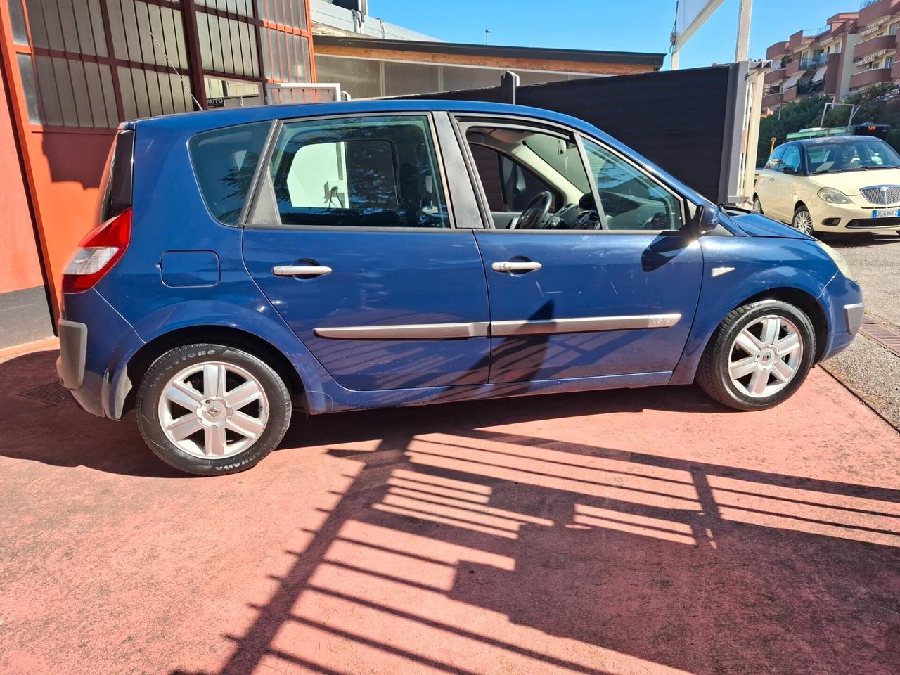 Renault Scenic Scénic 1.6 16V Confort Authentique
