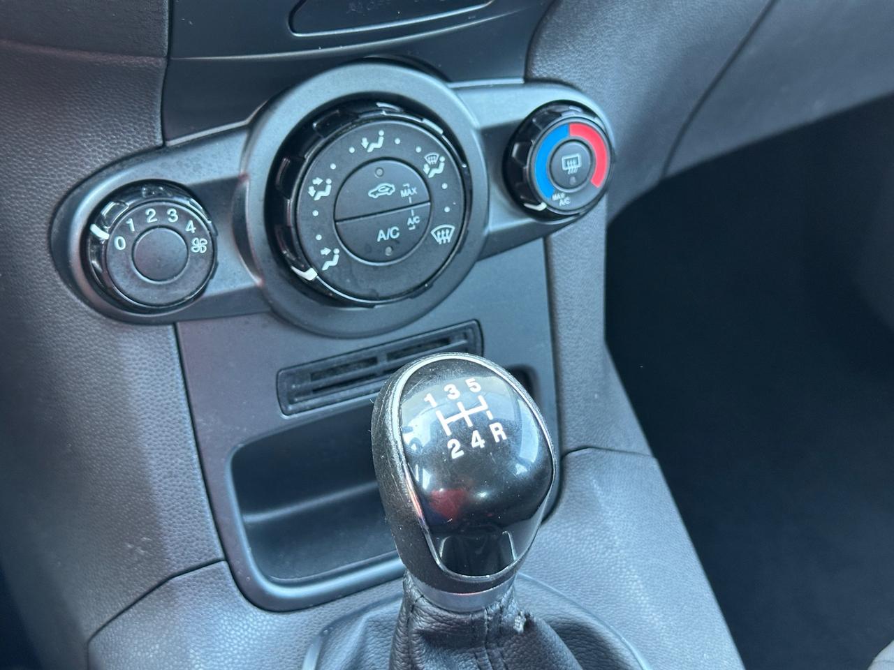 Ford Fiesta 1.4 5 porte GPL unico proprietario