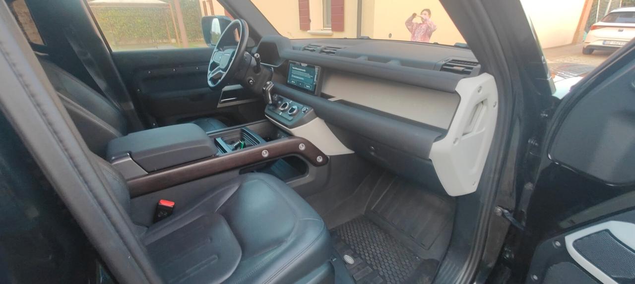 Land Rover Defender 110 3.0D Autocarro 5 posti 200 CV AWD SE
