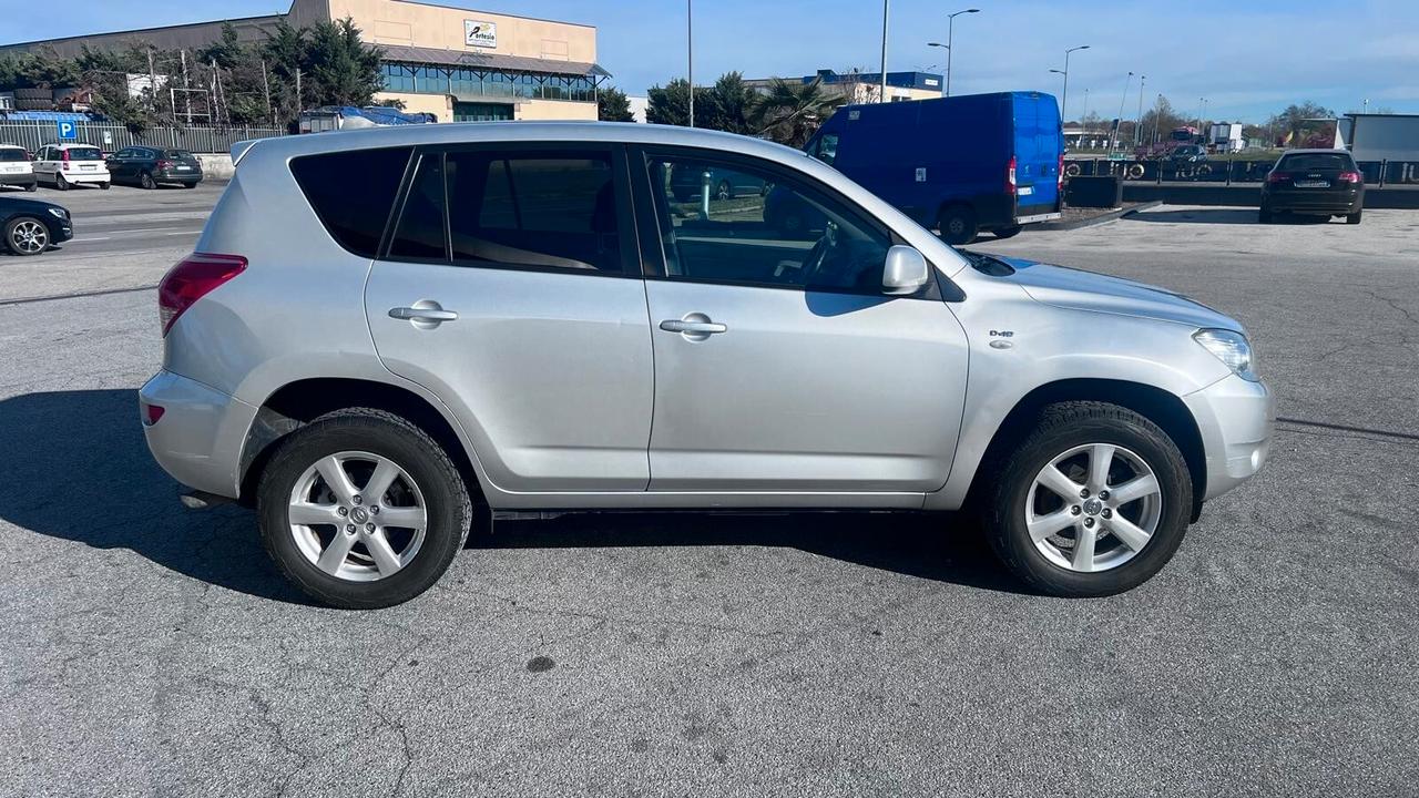 Toyota RAV 4 RAV4 2.2 D-4D 136 CV Sol