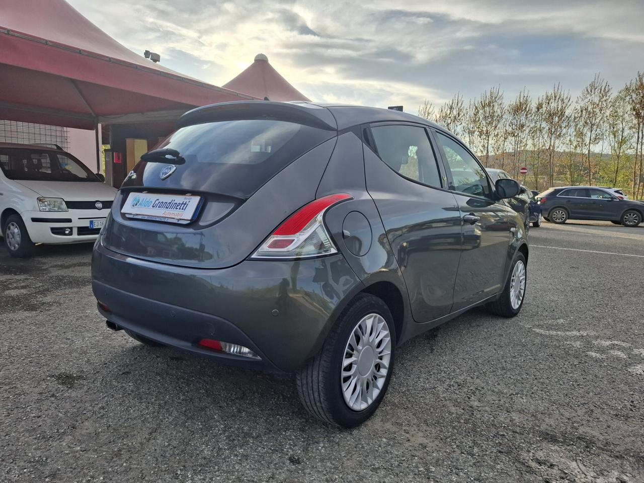 Lancia Ypsilon 1.2 69 CV Platinum