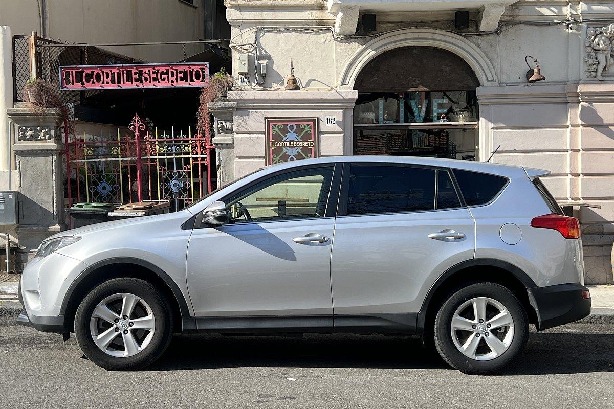 TOYOTA RAV4 2.0 D-4D 2WD