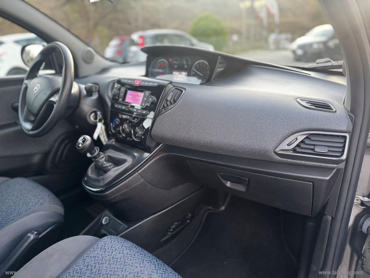 LANCIA Ypsilon 1.0 FireFly 5p.S&S Hybrid Silver