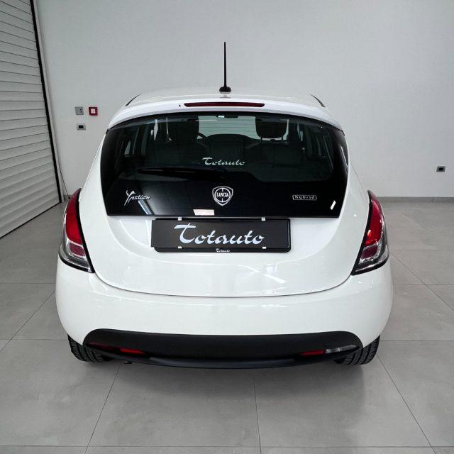 LANCIA Ypsilon 1.0 FireFly 5 porte S&S Hybrid Ecochic Silver