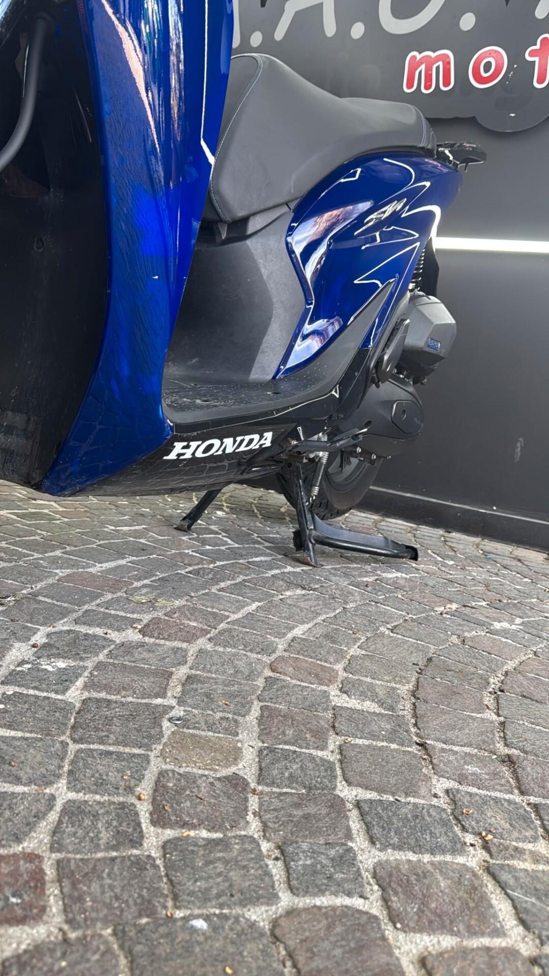Honda 125 vetro