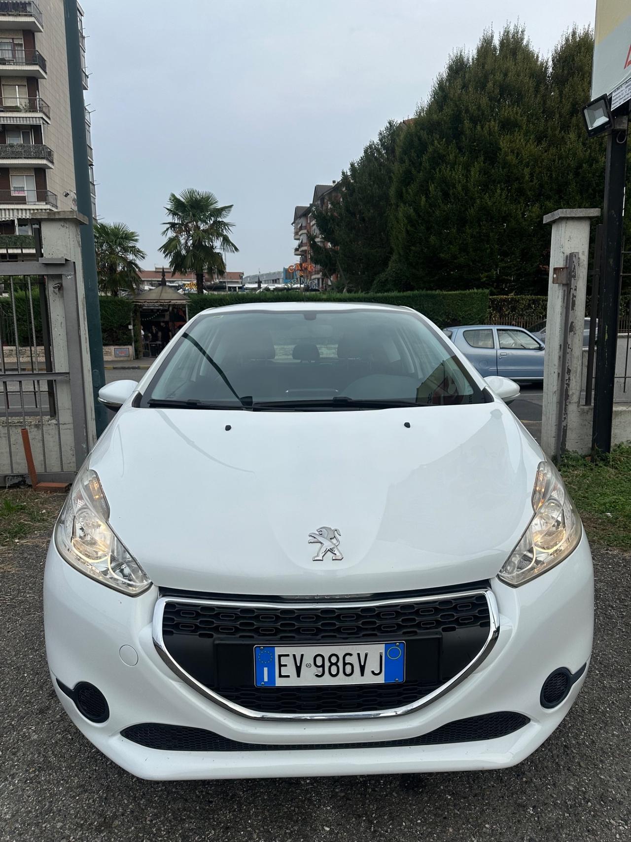 Peugeot 208 benzina
