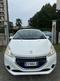 Peugeot 208 benzina
