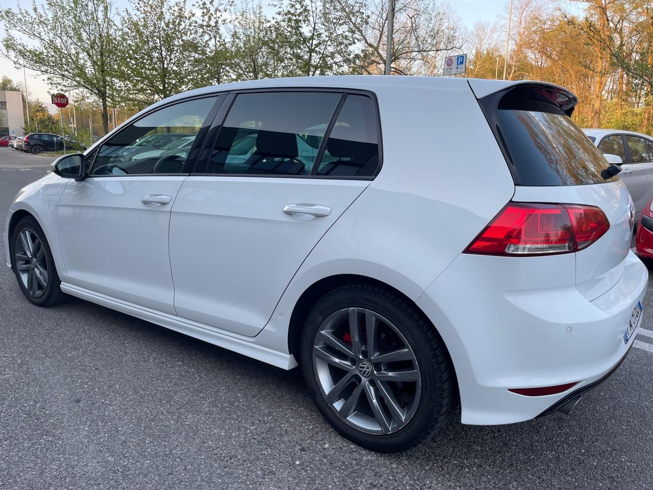 Volkswagen Golf 1.6 TDI 110 CV DSG 5p. R-line*Neopatentati*Cerchi*Euro 6*