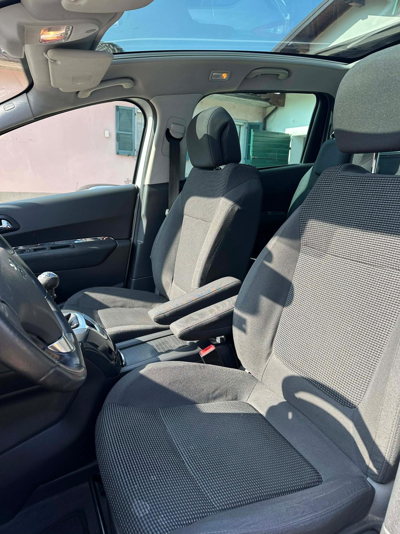 Peugeot 5008 1.6 HDi 115CV ALURE 7 POSTI TETTO KMCERT GARANZ