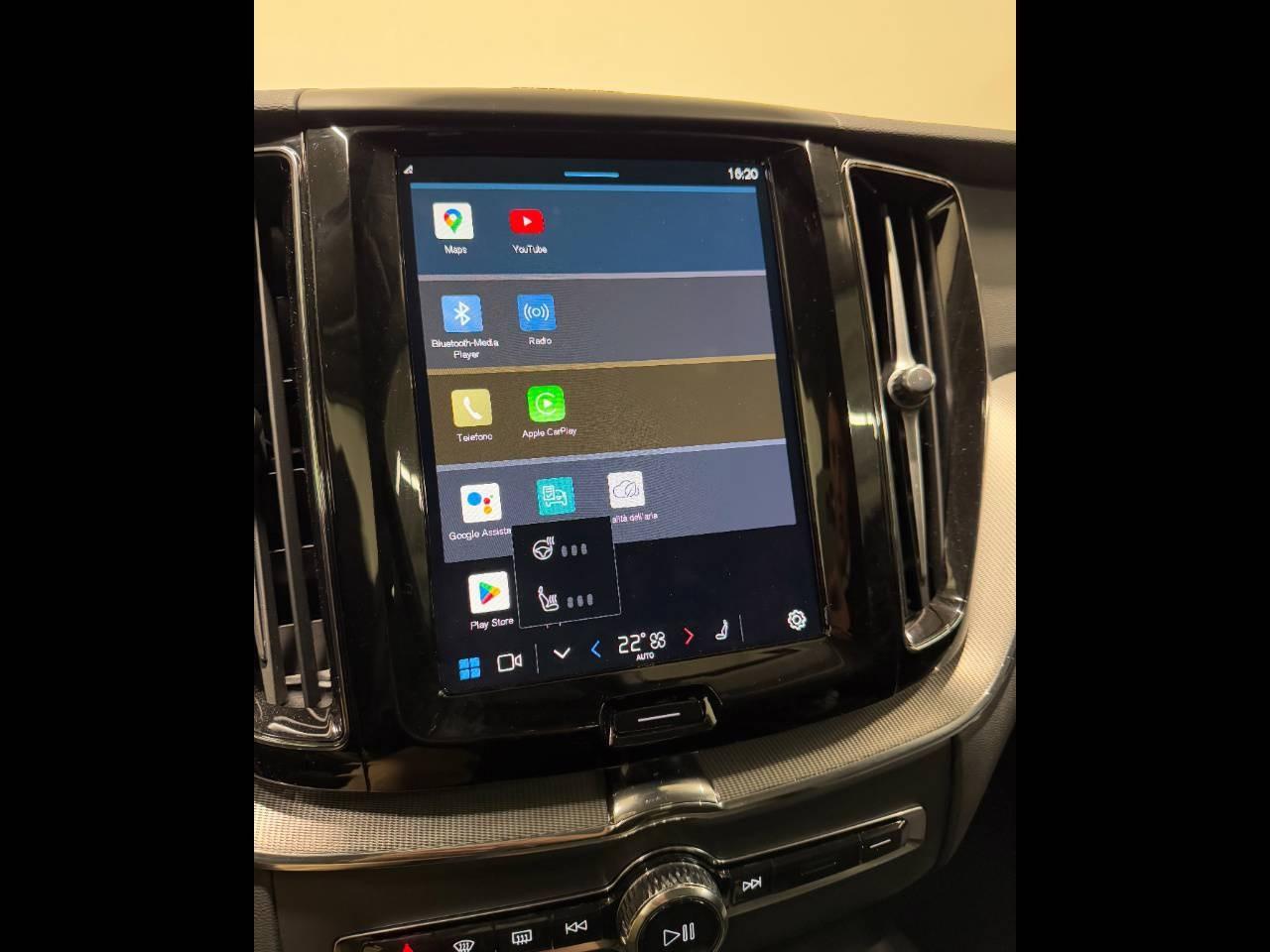 VOLVO XC60 B4 PLUS DARK AUTO