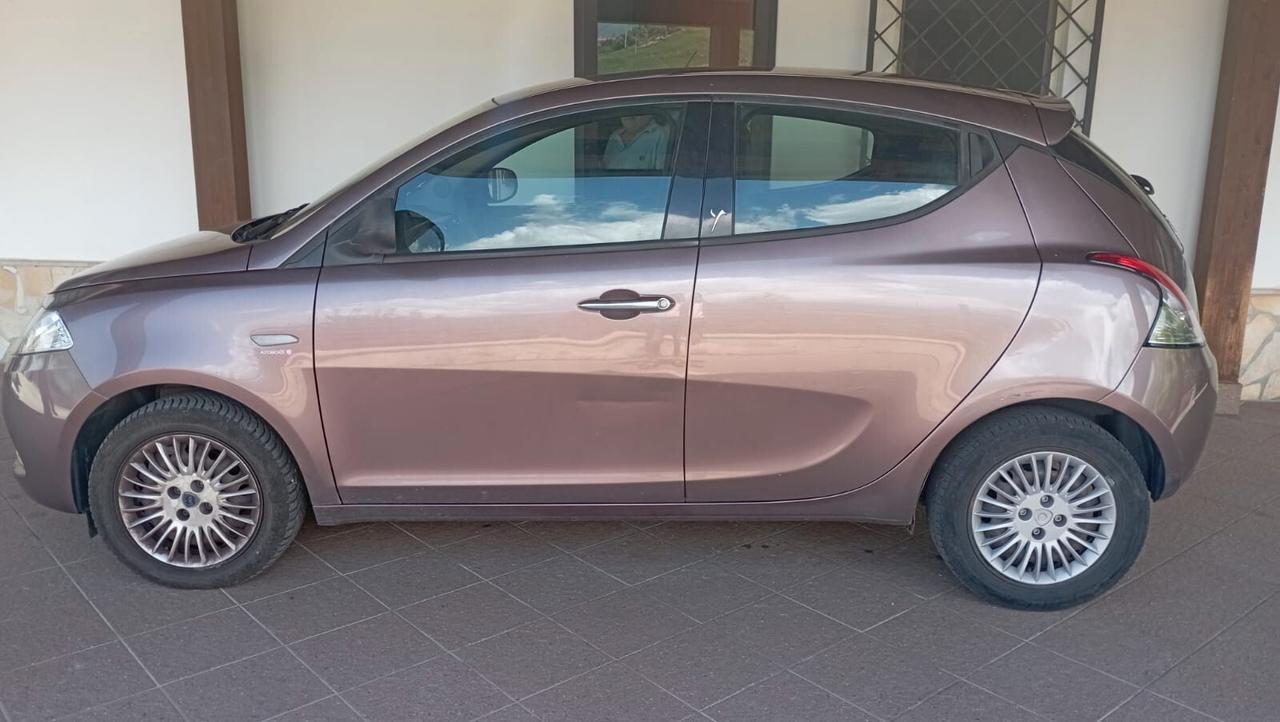 Lancia Ypsilon 1.2 69 CV benzina