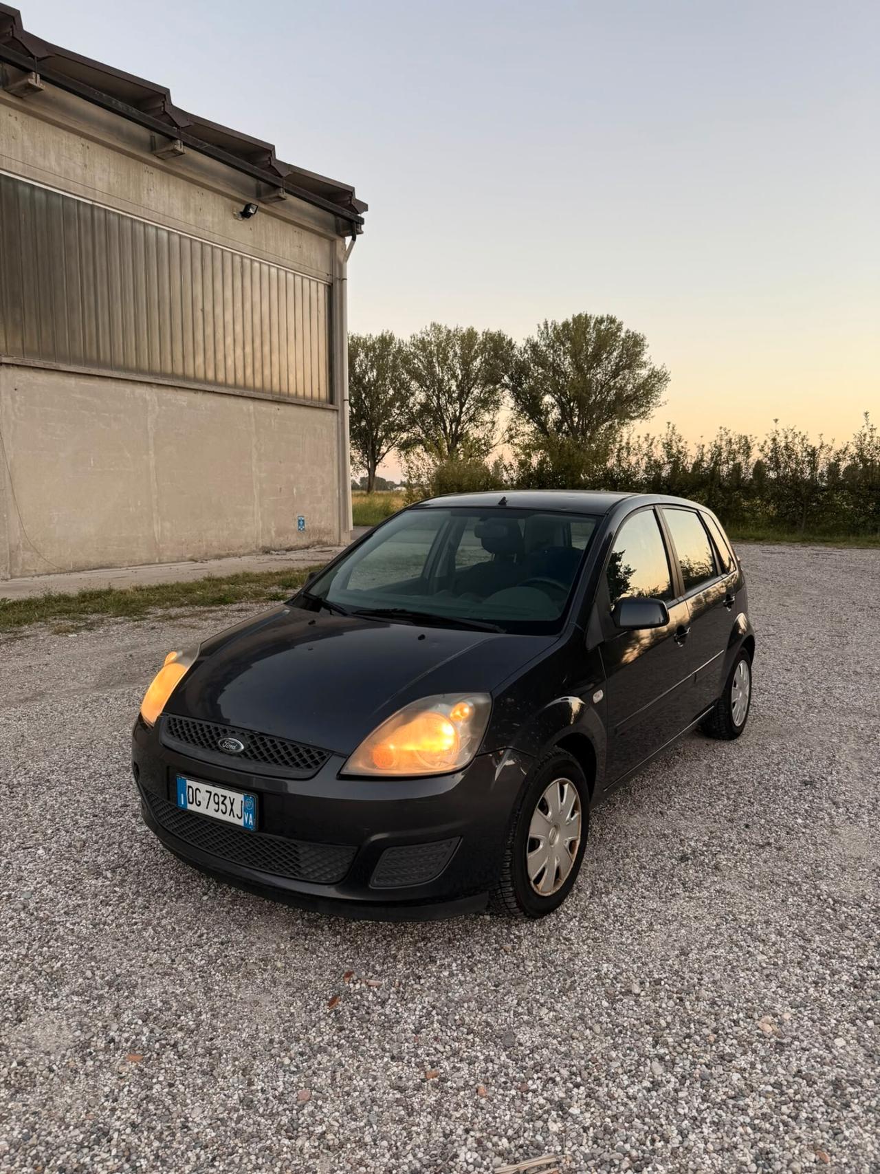 Ford Fiesta 1.2 16V 5p. Ghia