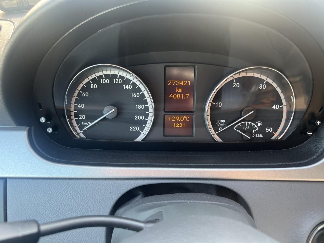 MERCEDEZ VIANO anno 2010