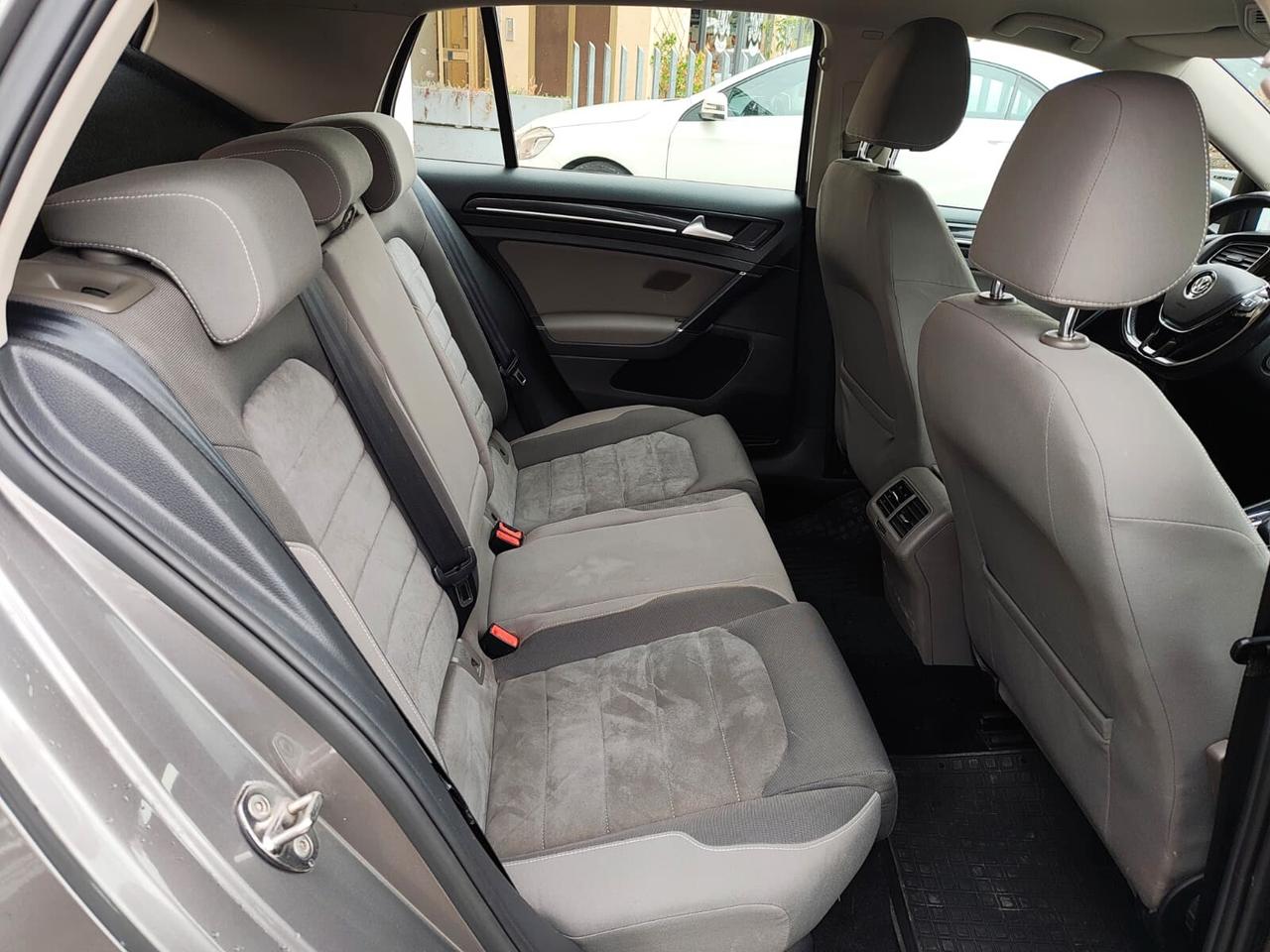 Volkswagen Golf 2.0 TDI DSG 5p.