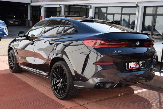 BMW X6 xDrive30d 48V Msport Pro 22" (Tetto/ParkPilot/ecc)