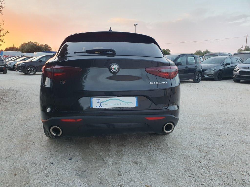 Alfa Romeo Stelvio 2.0 Turbo 280CV AT8 Q4 First Edition