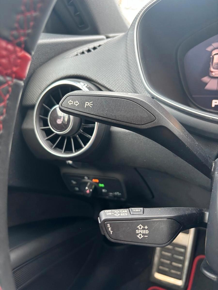 Audi TT TTS Coupé TFSI quattro S tronic