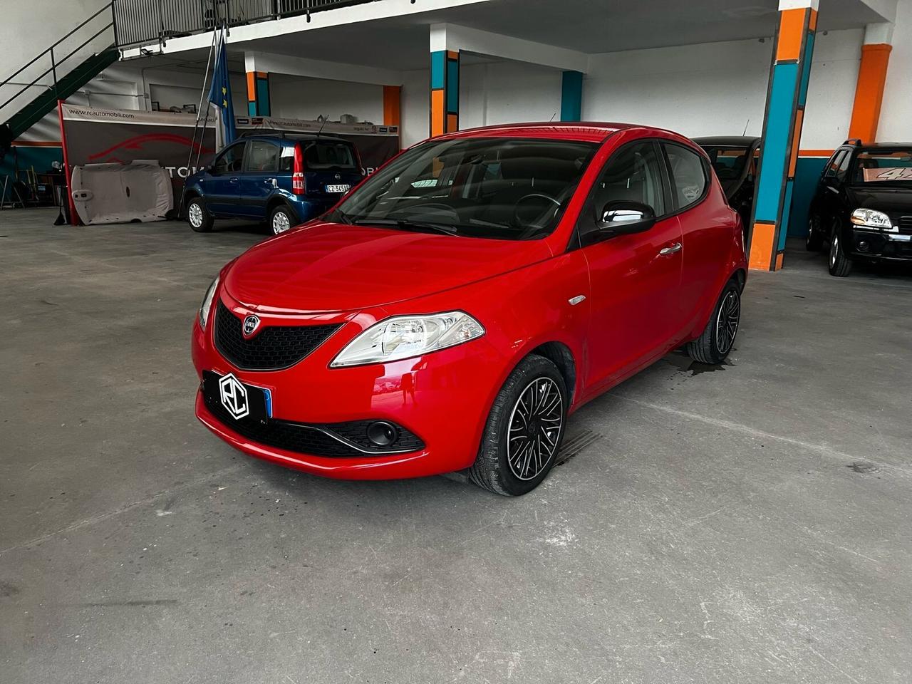 Lancia Ypsilon 1.2 69 CV 5 porte S&S Gold