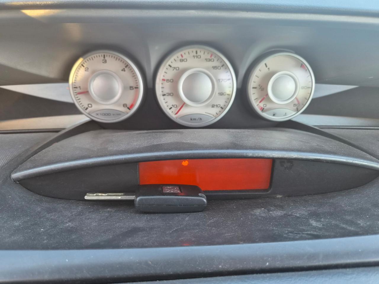 Peugeot 807 2.0 HDi S